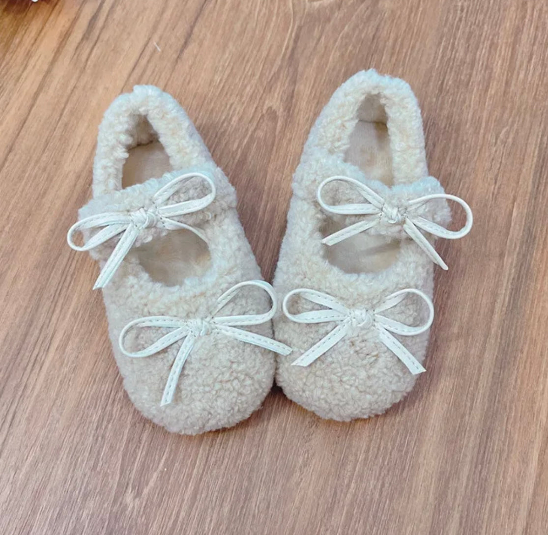 Fur bow dolly shoes