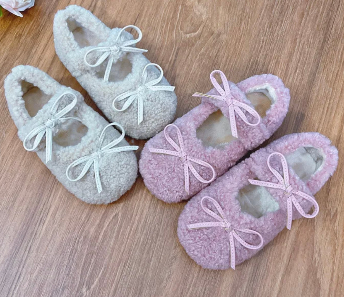 Fur bow dolly shoes